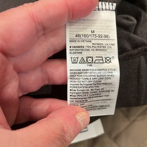 GAP Charcoal Mid Rise Flare Ponte Pants/NWT/Medium - Picture 12 of 14